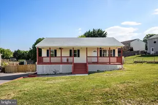 329 Wise Ave, Strasburg, VA 22657 - Photo 3