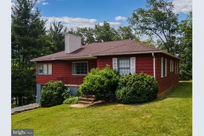 117 S Grove Avenue, Edinburg, VA 22824 - Photo 1