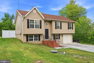 658 W King St, Strasburg, VA 22657 - Photo 3