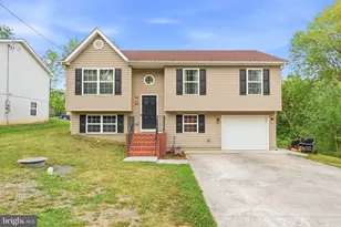658 W King St, Strasburg, VA 22657 - Photo 1