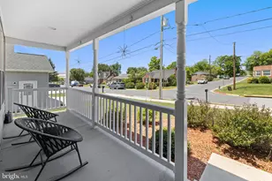 300 Stonewall St, Strasburg, VA 22657 - Photo 3
