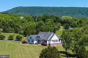 128 Fairview Cir, Woodstock, VA 22664 - Photo 1