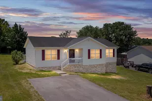 114 Hillview Dr, Maurertown, VA 22644 - Photo 1