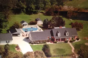 908 Jonathan St, Woodstock, VA 22664 - Photo 5