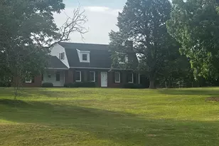 2447 Headquarters Rd, Edinburg, VA 22824 - Photo 1