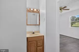 1627 Barbershop Rd, Edinburg, VA 22824 - Photo 31