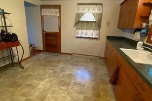 328 Lee St, Strasburg, VA 22657 - Photo 9