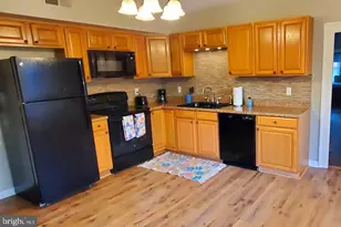404 N Main St, Edinburg, VA 22824 - Photo 3