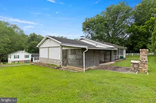 304 Water St, Edinburg, VA 22824 - Photo 5