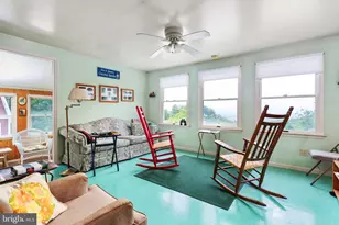317 Vale Vista Dr, Edinburg, VA 22824 - Photo 5