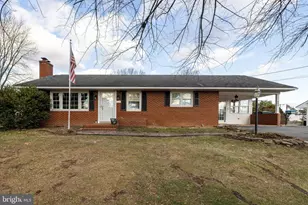 410 W North St, Woodstock, VA 22664 - Photo 1