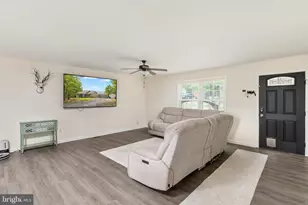 185 Buck Run Ln, Fort Valley, VA 22652 - Photo 3