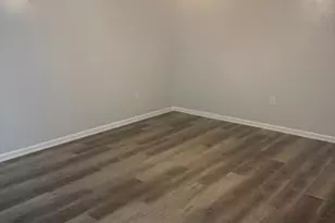 621 Thompson St, Strasburg, VA 22657 - Photo 5