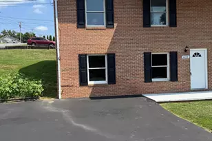 621 Thompson St, Strasburg, VA 22657 - Photo 1