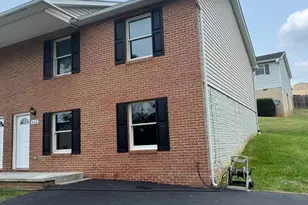 623 Thompson St, Strasburg, VA 22657 - Photo 3