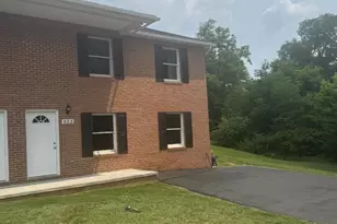 623 Thompson St, Strasburg, VA 22657 - Photo 5