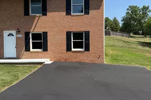 623 Thompson St, Strasburg, VA 22657 - Photo 3