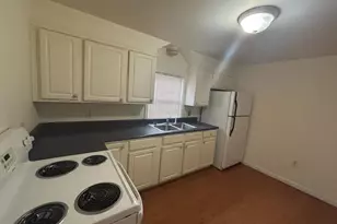 383 E King St, Strasburg, VA 22657 - Photo 11