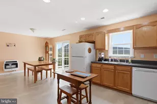 508 Thompson St, Strasburg, VA 22657 - Photo 15