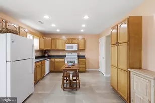 508 Thompson St, Strasburg, VA 22657 - Photo 13
