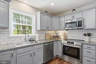 338 Stickley St, Strasburg, VA 22657 - Photo 5