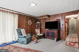 410 Saumsville Rd, Maurertown, VA 22644 - Photo 23