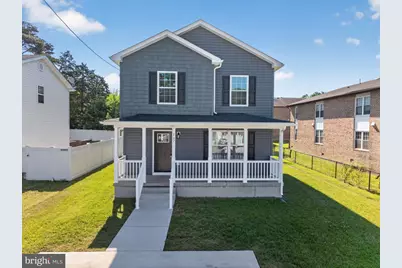 207 S Loudoun Street, Strasburg, VA 22657 - Photo 1