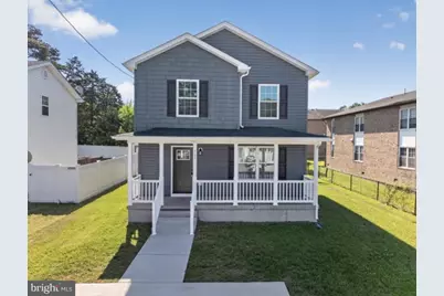 207 S Loudoun Street, Strasburg, VA 22657 - Photo 1