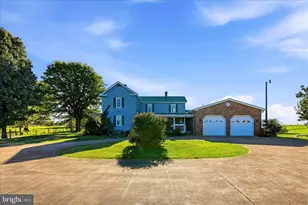 12627 S Middle Rd, Edinburg, VA 22824 - Photo 17