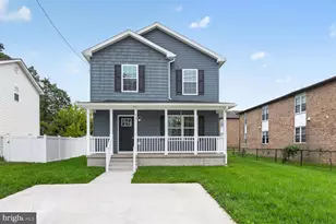 207 S Loudoun St, Strasburg, VA 22657 - Photo 1