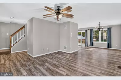 207 S Loudoun Street, Strasburg, VA 22657 - Photo 9