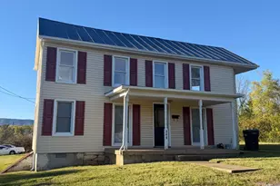 546 Chester St, Strasburg, VA 22657 - Photo 1