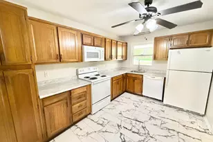 201 Hardwood Ln, Fredericksburg, VA 22408 - Photo 5