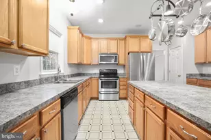 10504 Big Horn Dr, Fredericksburg, VA 22407 - Photo 17