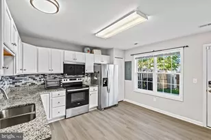 9806 Coventry Creek Dr, Fredericksburg, VA 22408 - Photo 9