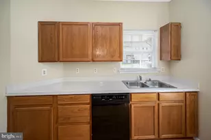 2901 Broyhill Ct, Fredericksburg, VA 22408 - Photo 7