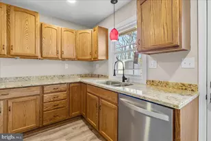 3903 Swanson Ct, Fredericksburg, VA 22408 - Photo 9