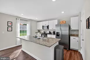 7402 Jake Ct, Fredericksburg, VA 22407 - Photo 9