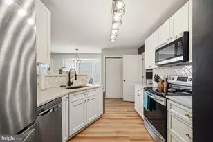 11818 Geranium St, Fredericksburg, VA 22407 - Photo 9