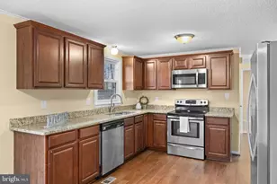 13621 Flank March Ln, Spotsylvania, VA 22551 - Photo 15