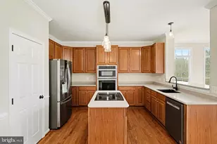 10301 Lees Crossing Ln, Fredericksburg, VA 22408 - Photo 11