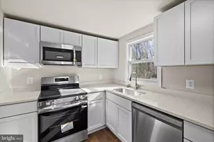 3366 Lavue Ln, Fredericksburg, VA 22408 - Photo 9