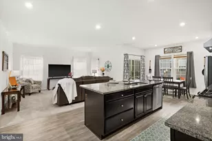 9323 Wood Creek Cir, Fredericksburg, VA 22407 - Photo 5