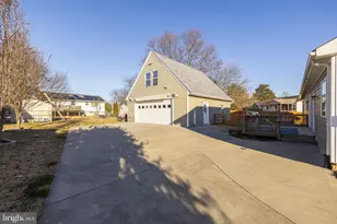 1211 Dewberry Dr, Fredericksburg, VA 22407 - Photo 41