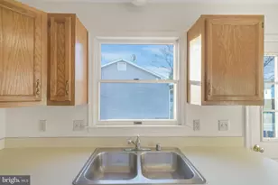 806 Shamrock Dr, Fredericksburg, VA 22407 - Photo 13