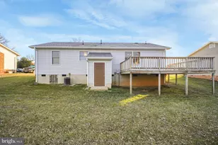 806 Shamrock Dr, Fredericksburg, VA 22407 - Photo 3