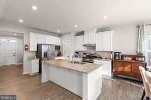 5428 Holley Oak Ln, Fredericksburg, VA 22407 - Photo 3