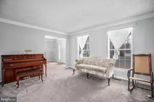 11210 Springfield Dr, Fredericksburg, VA 22408 - Photo 5