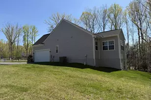 8005 Ashford Dr, Fredericksburg, VA 22407 - Photo 11