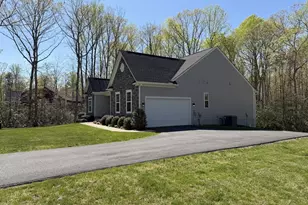 8005 Ashford Dr, Fredericksburg, VA 22407 - Photo 9